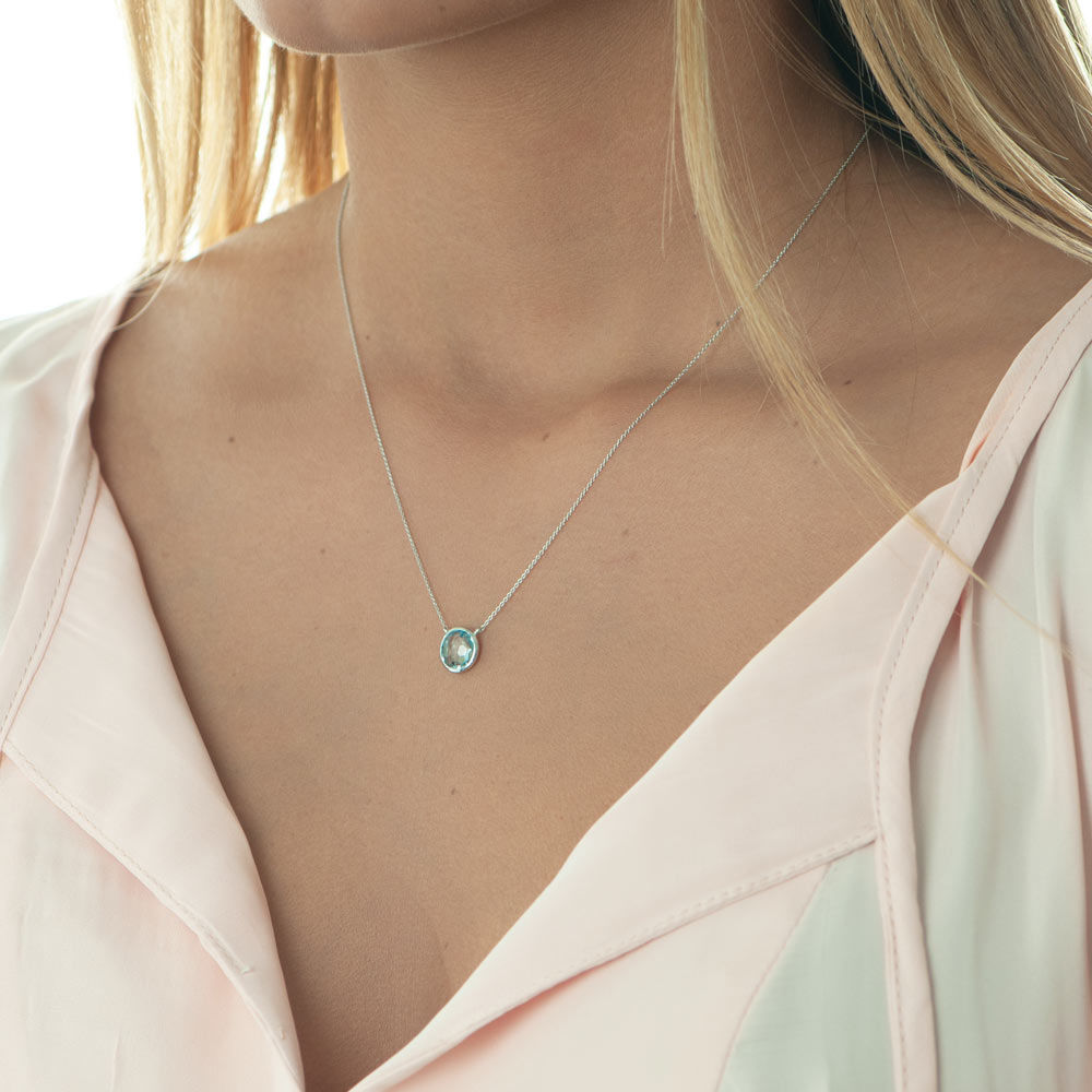 Halskette Blauer Topas, 14 Karat Wei�gold 